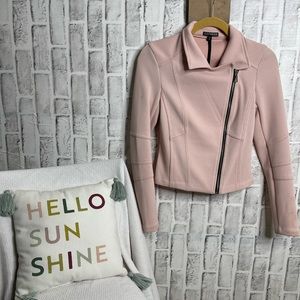 Express jacket size XS. Side zip with collar. Two small stains on right sleeve.